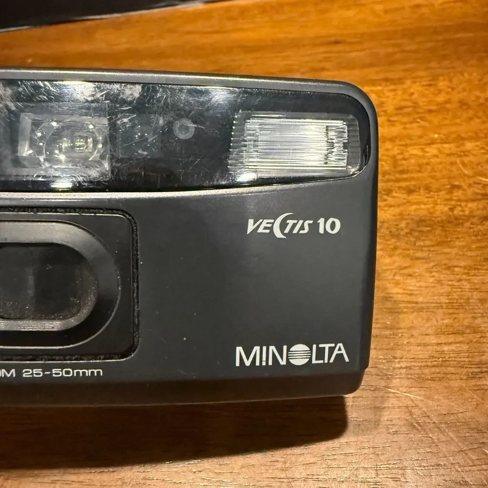 Minolta Vectis 10 APS Film Camera 25-50mm Zoom Lens Point & Shoot Vintage Retro
